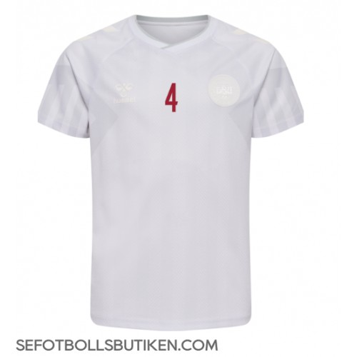 Danmark Simon Kjaer #4 Replika Borta matchkläder VM 2022 Korta ärmar